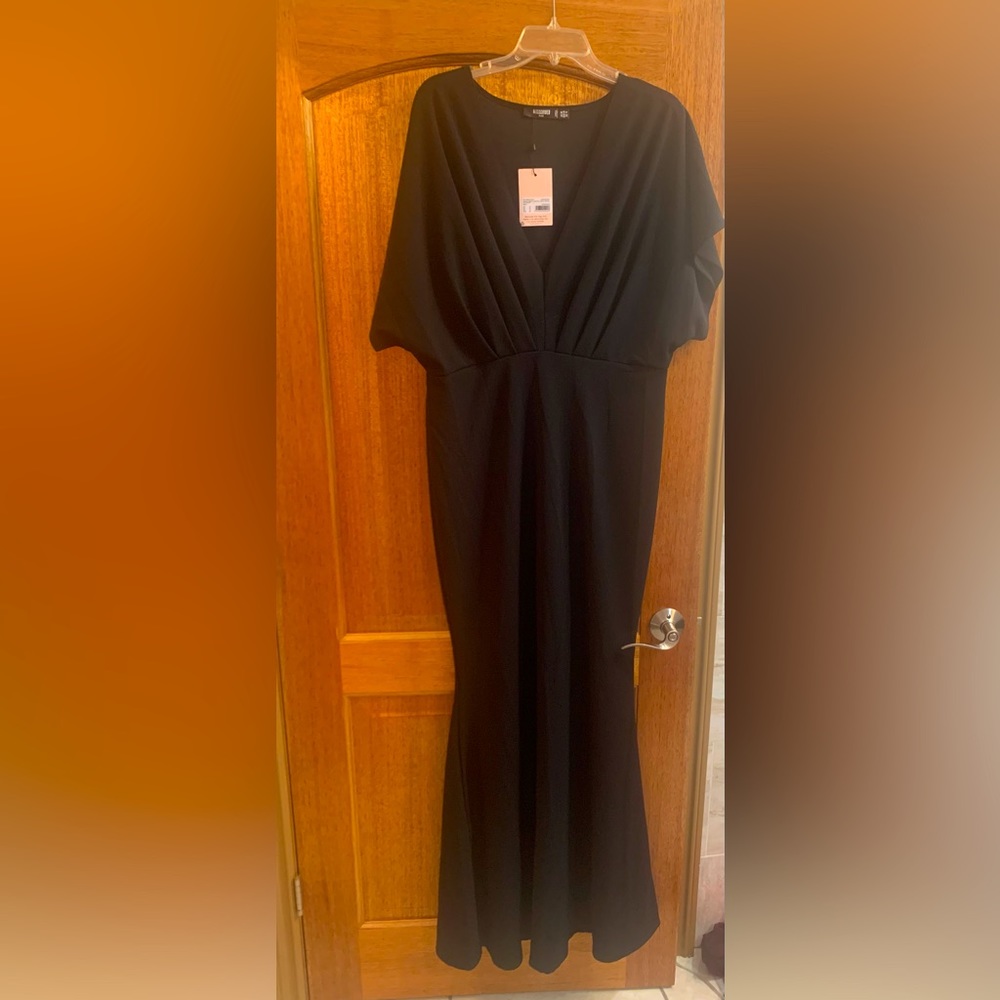 Black V-neck Crepe Missguided Long Fishtail Dress size 16